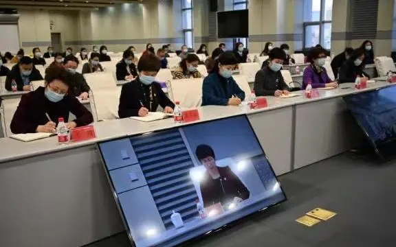 省妇联举办全省妇联系统学习贯彻党的十九届五中全会精神宣讲报告会(图2) 省妇联举办全省妇联系统学习贯彻党的十九届五中全会精神宣讲报告会(图2)